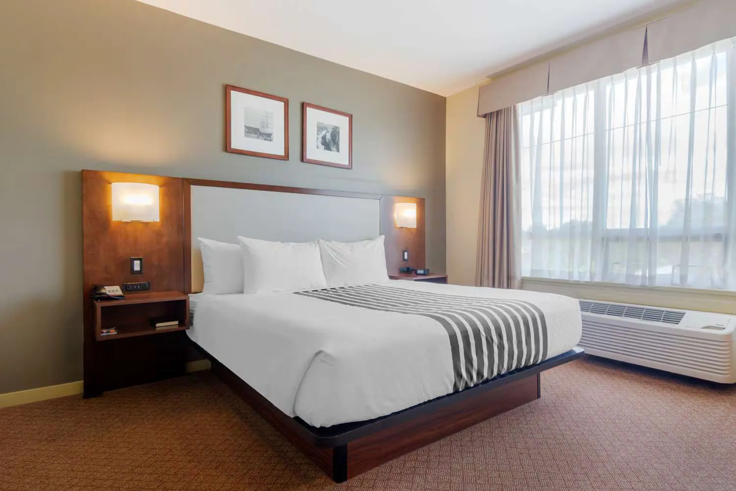 Best Western Plus guestroom — Best Western Plus Chemainus Inn, Chemainus BC · Wood Bed Bases